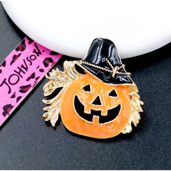 Gold plated Orange and black crystal Jack o lantern witch necklace/brooch - Picture 9 of 12